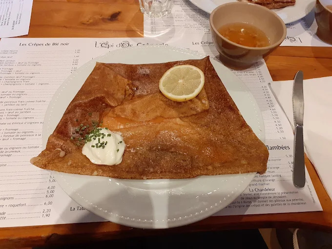 Crêpe salée (Saumon à la crème)